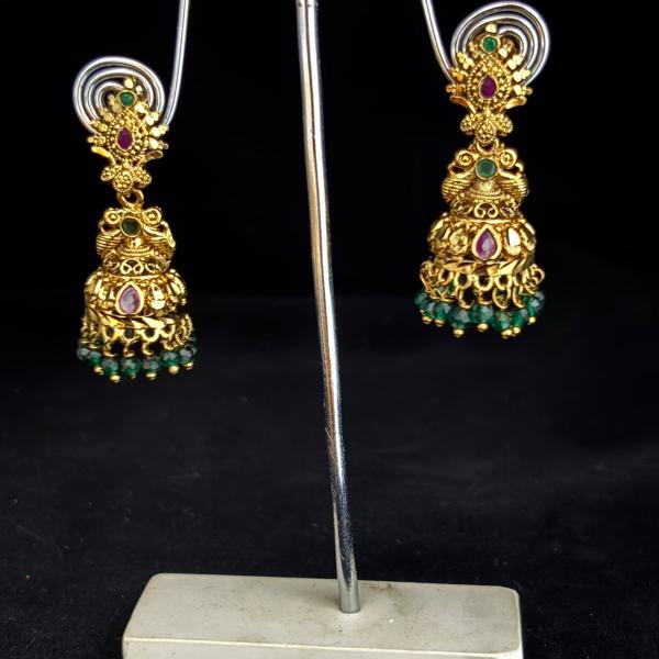 Gold Finish Butta's with green hydro hangings, Set of 1 Pair