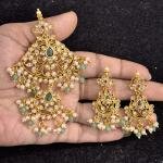 Gold Shade Pendant with Earrings