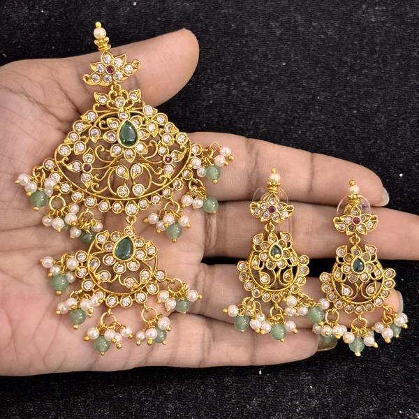 Gold Shade Pendant with Earrings