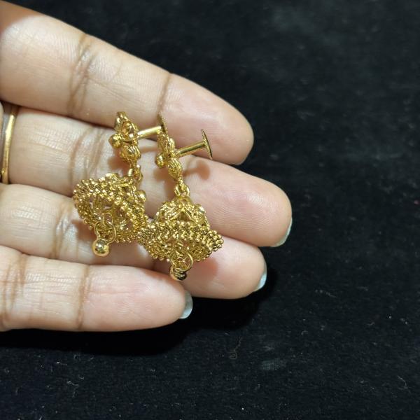Gold Replica Butta Earings ,set of 1 pair