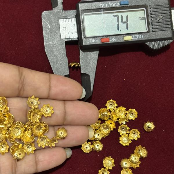 Caps 7mm in size , pack of 10 gm, Approx 90pcs