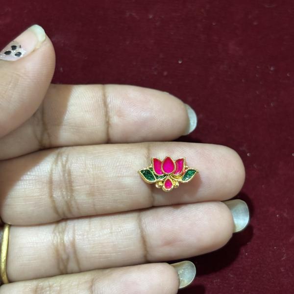 Small Lotus Side Pendant , Sold By 1 Pc