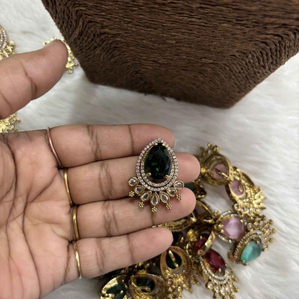 Victorian Big Stone small pendant without earrings ( colours available)