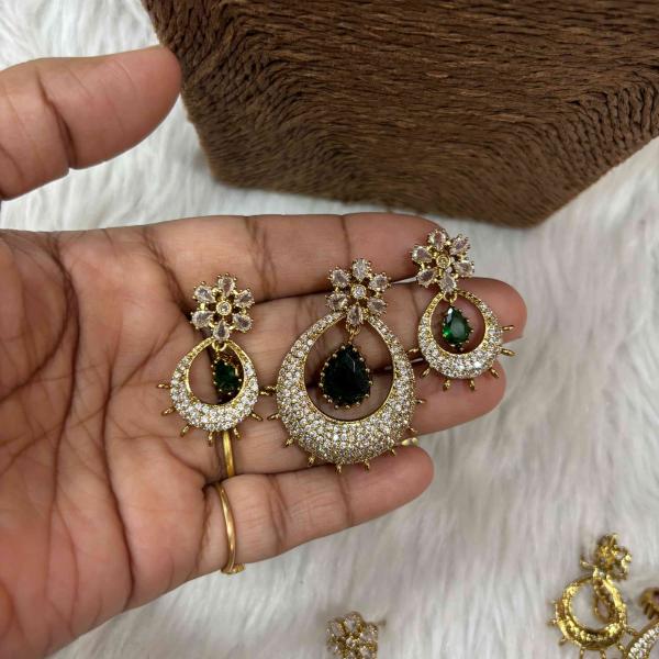 Chandballi Victorian Pendant With Earrings (Colours Available)