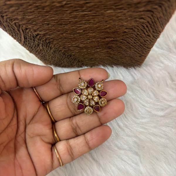 Victorian Small Flower Model Pendent Without Earrings