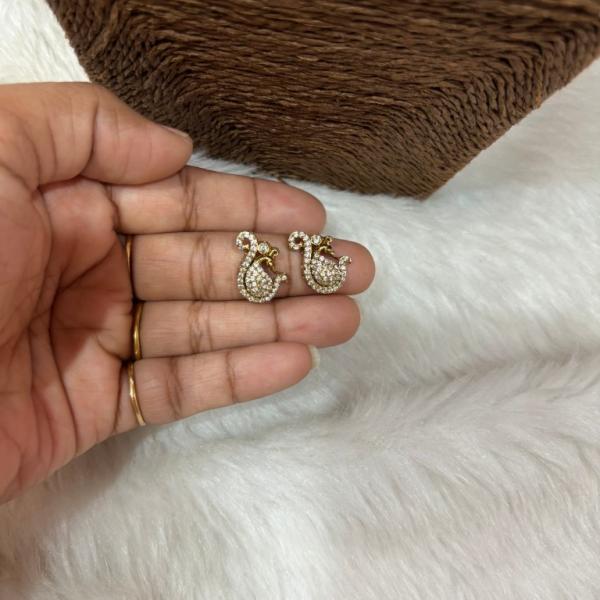 White Stone Small Peocock Side Brochures set 1 pair